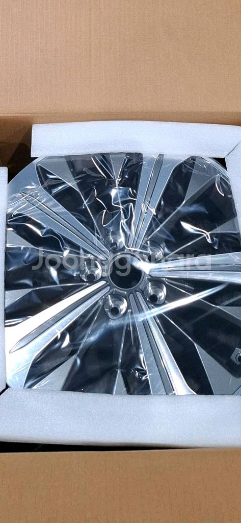 구k8 18인치 휠 새상품 1짝--1