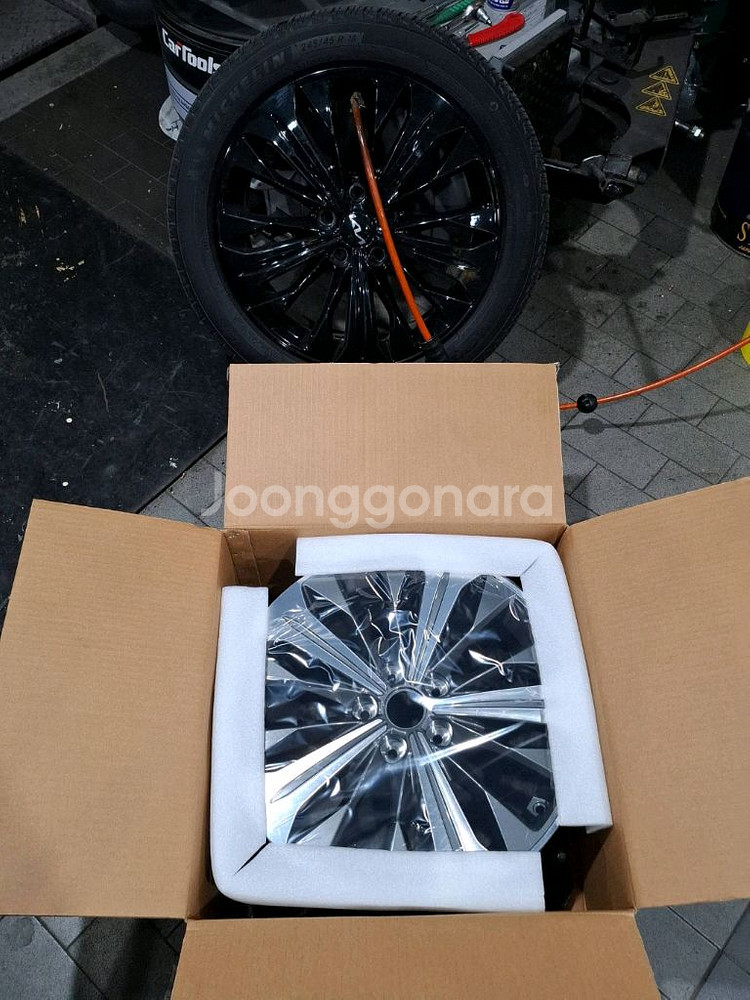 구k8 18인치 휠 새상품 1짝--2