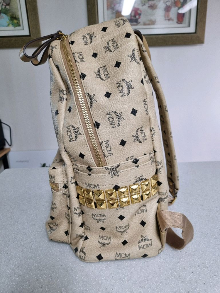 엠씨엠 스터드 비세토스 백팩 L(정품) 이미지