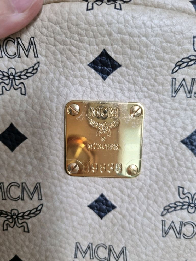 엠씨엠 스터드 비세토스 백팩 L(정품) 이미지