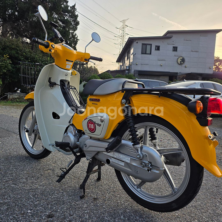 혼다 슈퍼커브 21년 2만 저렴하게 판매합니다.--4