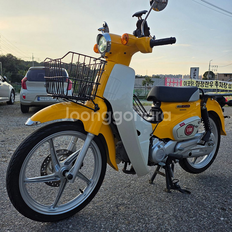 혼다 슈퍼커브 21년 2만 저렴하게 판매합니다.--6