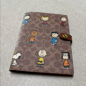 코치 노트+커버 북커버로 사용가능