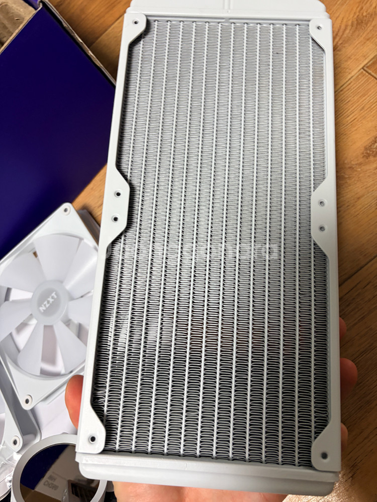 nzxt kraken 280 화이트--3