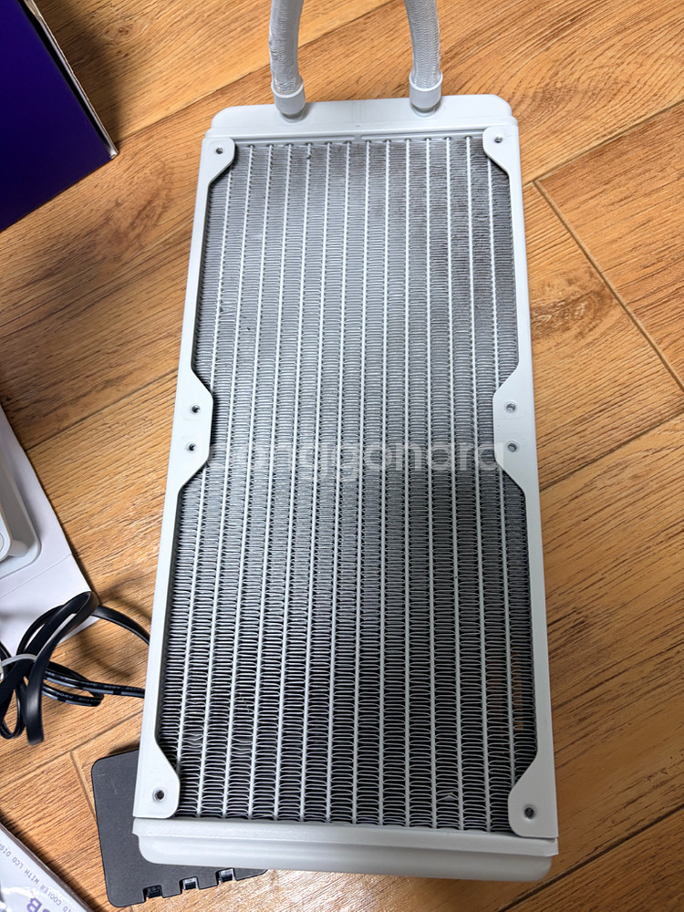 nzxt kraken 280 화이트--4
