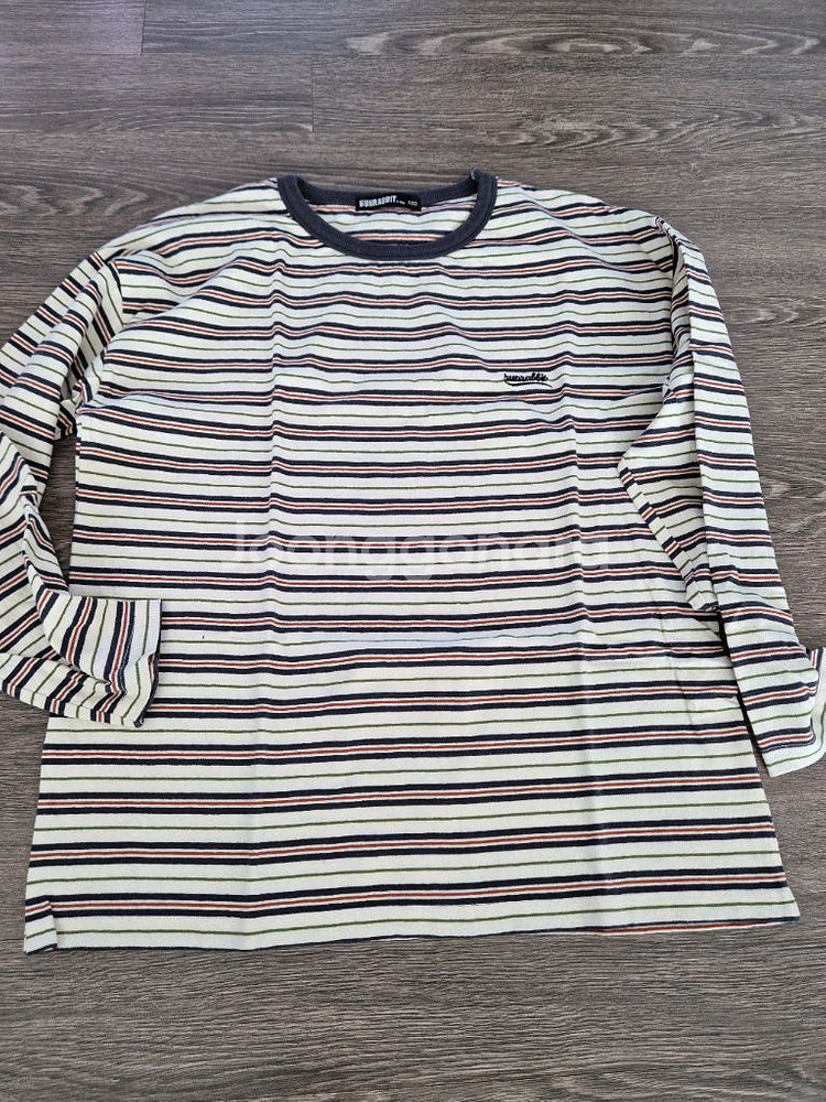 런래빗 160사이즈 티셔츠팔아요.--0