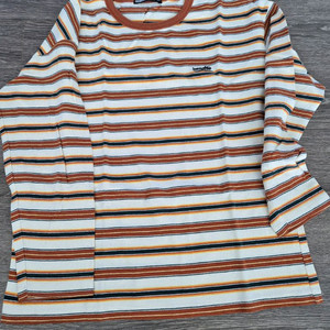 런래빗 160사이즈 티셔츠팔아요~