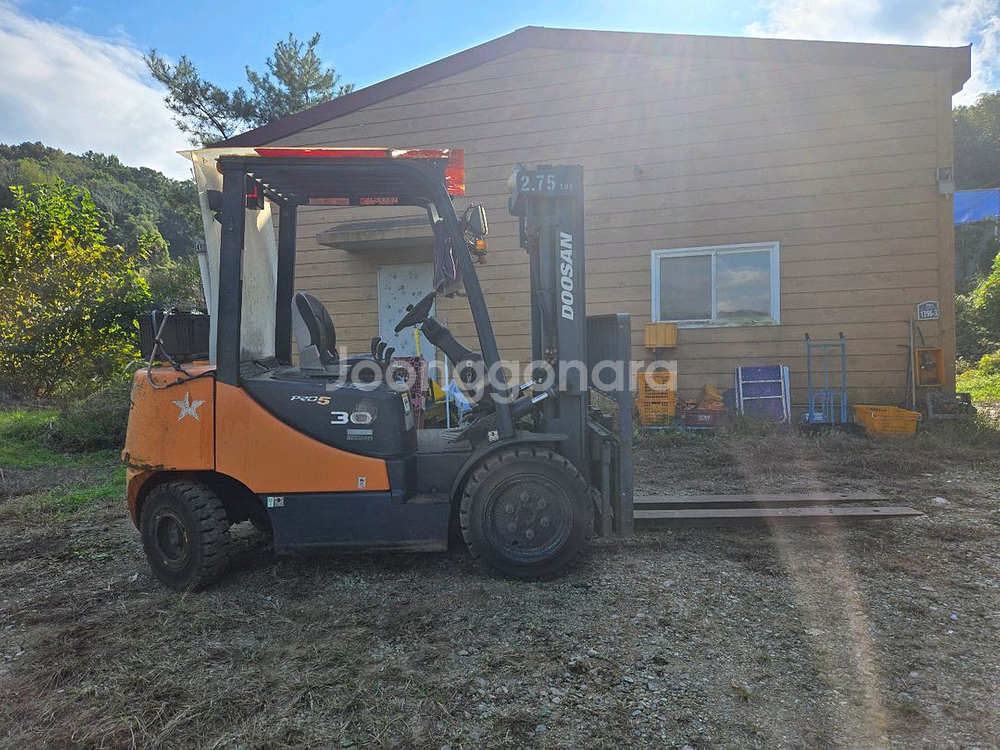 지게차 두산30 2011년 통타이어--2