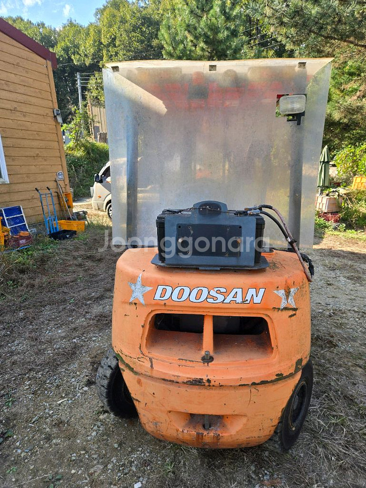 지게차 두산30 2011년 통타이어--1