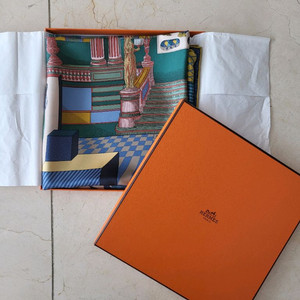 에르메스 까레 대극장 블루진