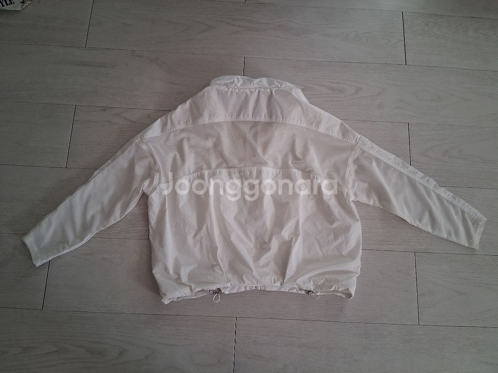 여성 프라다로고 바람막이 후드 잠바 사이즈 66--1