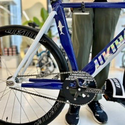 언노운 샤크 네이비