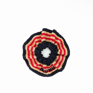 [OS] 미우미우 여성 크로셰 슈슈 스크런치 헤어밴드 내츄럴 블루 레드