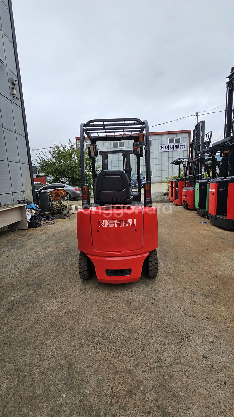 배터리가 19년식 최신니찌유 좌식1.8톤 전동지게차--2