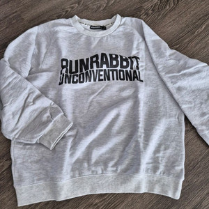 런래빗 160사이즈 맨투맨팔아요.