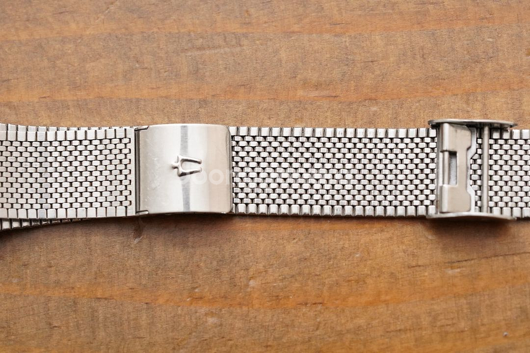 오메가 아라빅 양각, 부로바 데이데이트--6