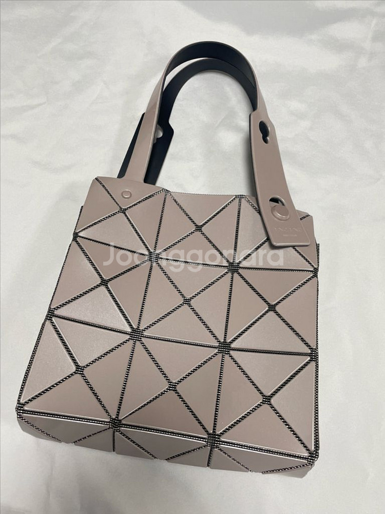 이세이미야케 바오바오 캐럿 미니 화이트베이지--2