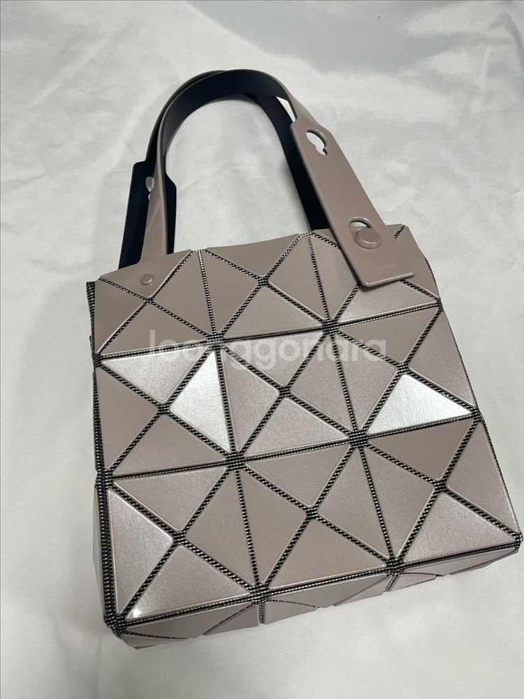 이세이미야케 바오바오 캐럿 미니 화이트베이지--3