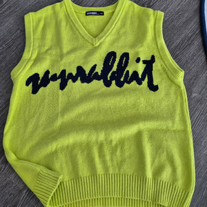 런래빗 160사이즈 니트베스트팔아요~