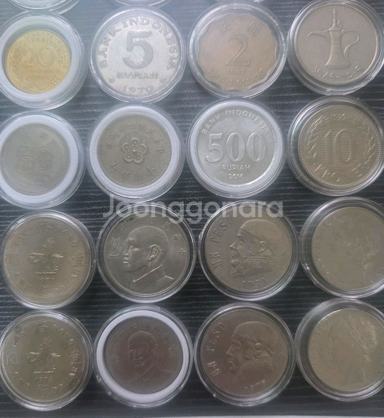 세계 각국 주화 50점 (보관함 포함)--5