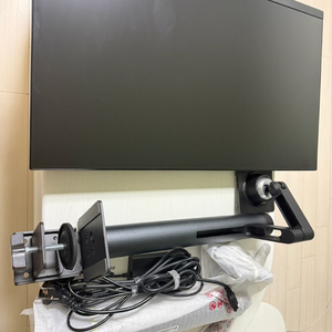 lg 4k 32gr93u + lg모니터암