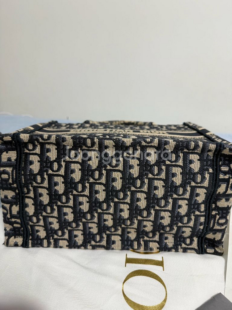 디올 북도트 뉴스몰--4