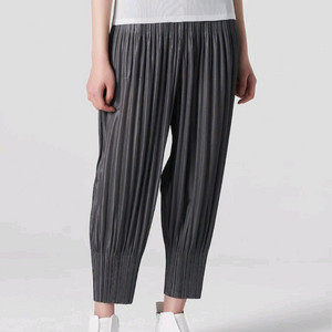 플리츠플리즈 베이직 플러피 팬츠 그레이