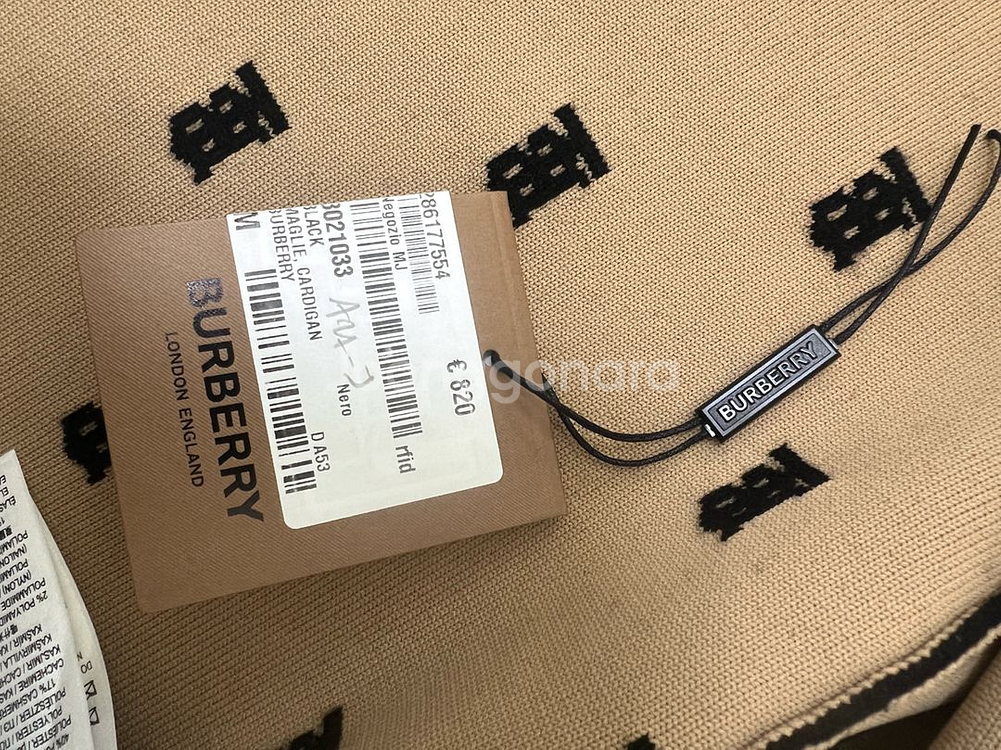 버버리 가디건 m--3