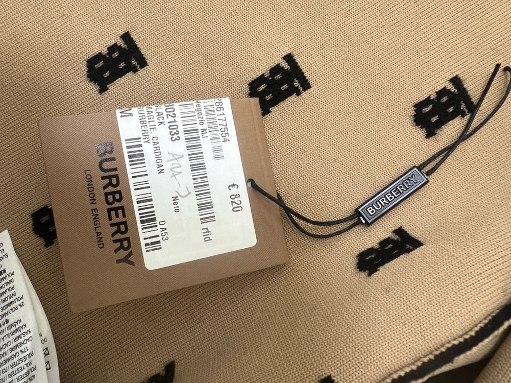 버버리 가디건 m--3