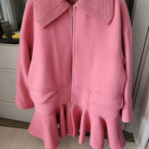 럭키슈에뜨 플레어코트