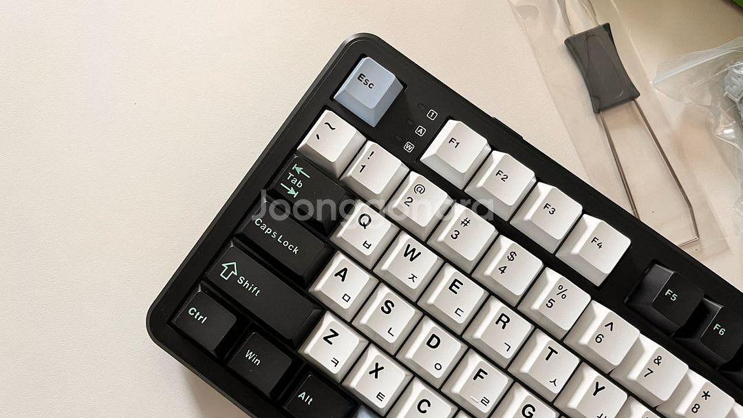 AULA F108 독거미 키보드 (세이야축) 박스풀셋--2