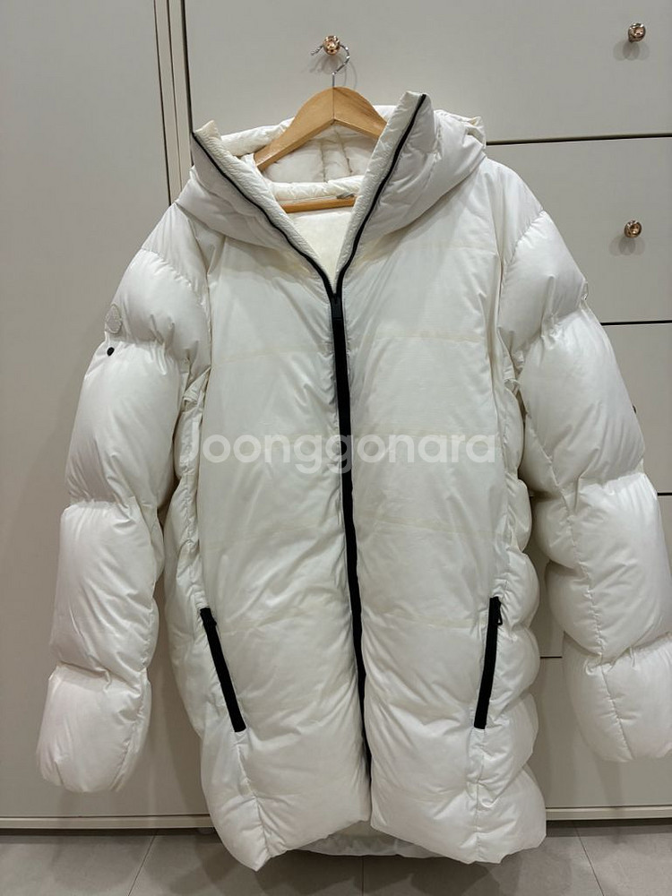 몽클레어 제니트 화이트패딩 1(100-105,오버핏)--2