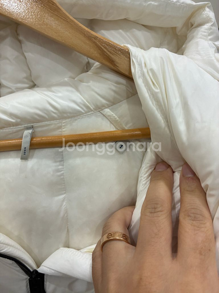 몽클레어 제니트 화이트패딩 1(100-105,오버핏)--4