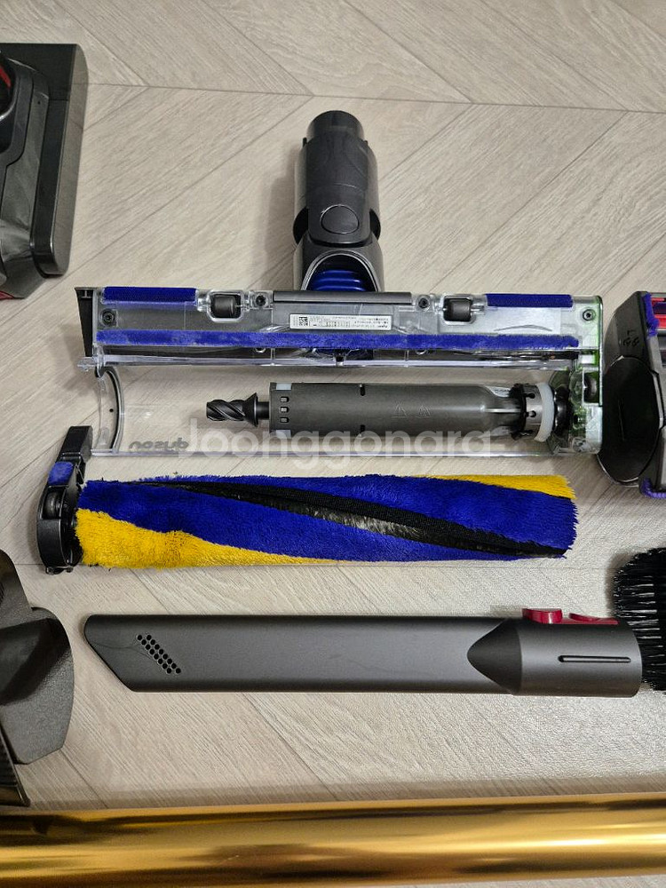 다이슨 v12s 서브마린 컴플리트 골드 청소기--3