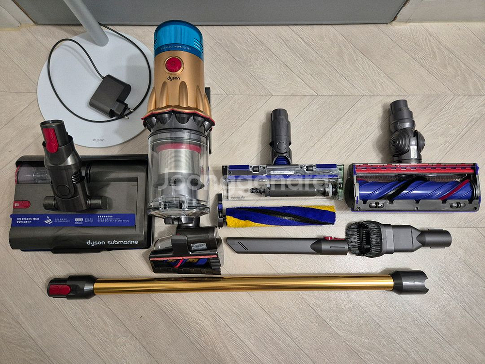 다이슨 v12s 서브마린 컴플리트 골드 청소기--2
