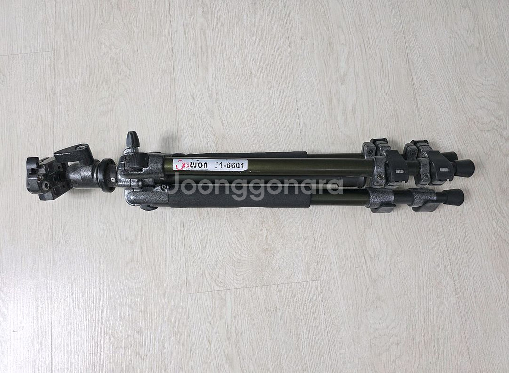 j1-6601 카메라삼각대 3만원에 판매합니다~~--1