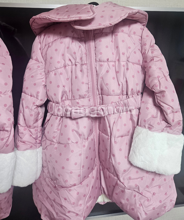 쌍둥이 옷정리. 올리반 겨울여아패딩 점퍼--1