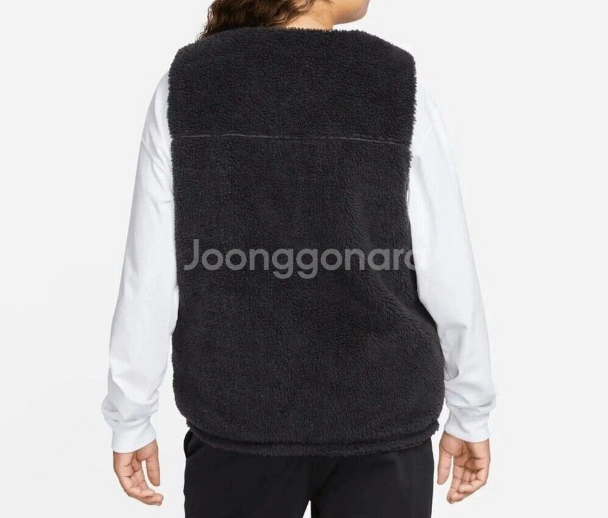 Nike 클럽 리버서블 방한 베스트 팝니다.--2