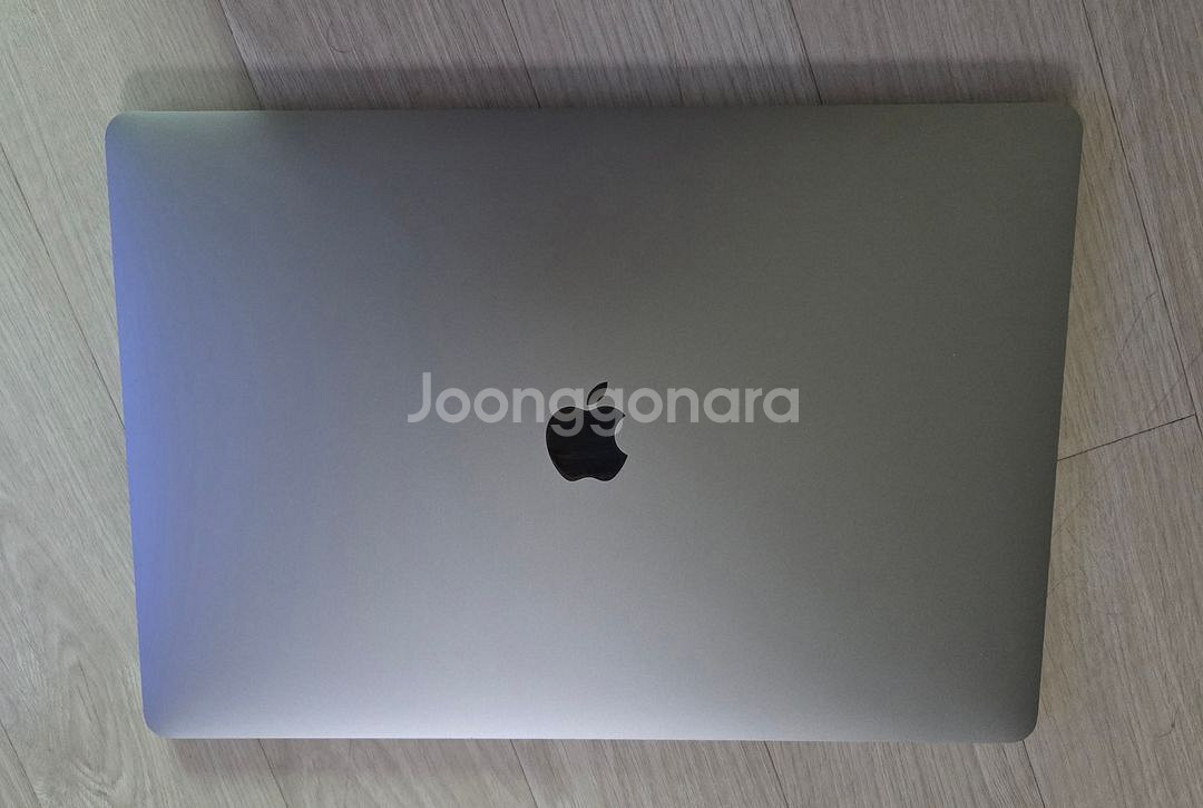 Mac Book Pro 16인치 노트북 판매 합니다.--1