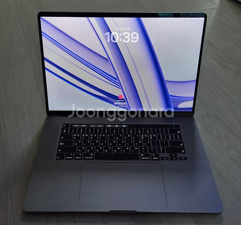 Mac Book Pro 16인치 노트북 판매 합니다.--2