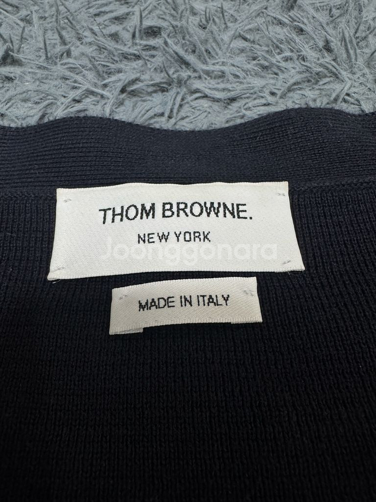 톰브라운 밀라노스티치 금장 가디건 5사이즈 백화점판--1