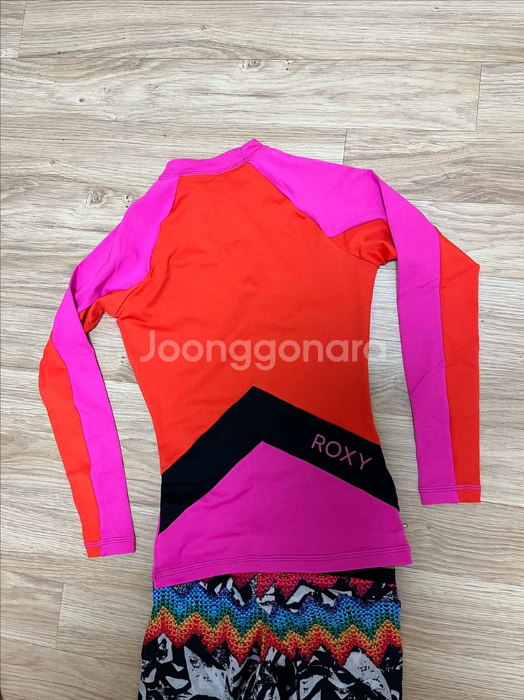 새제품) 록시 ROXY 래쉬가드 XS--5