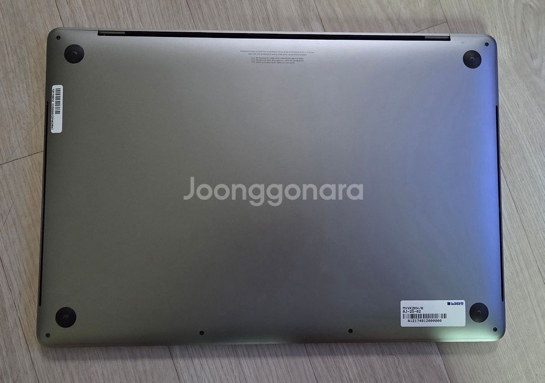 Mac Book Pro 16인치 노트북 판매 합니다.--3