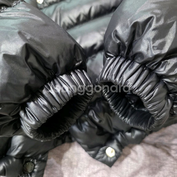 거의새것-몽클레어 정품 아미니아 숏패딩--6