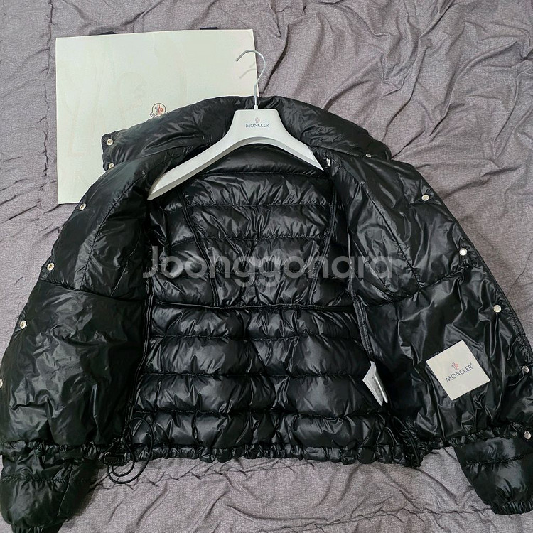 거의새것-몽클레어 정품 아미니아 숏패딩--8