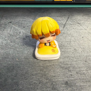 귀멸의칼날 오네무탄 가챠 피규어 젠이츠 중고