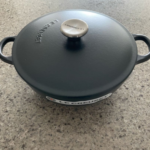 르쿠르제 마미떼 블랙 22 새상품