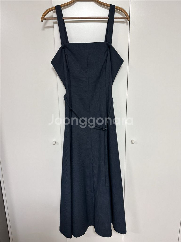 앤유 수지 원피스 네이비--2