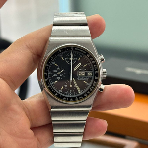 오메가 스피드마스터 4.5 시계 판매합니다.