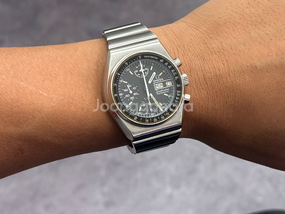 오메가 스피드마스터 4.5 시계 판매합니다.--4